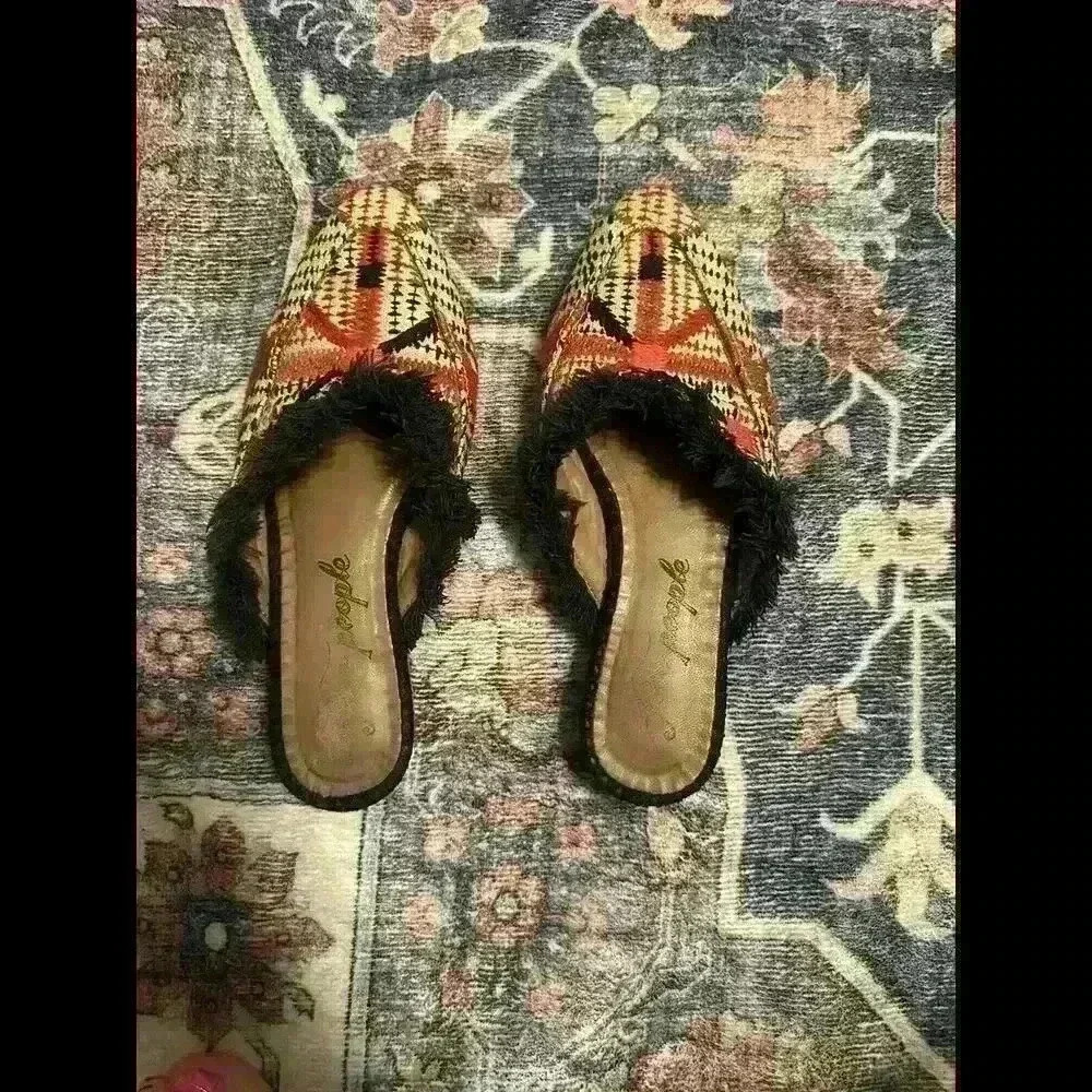 Free People New Port Women’s Size 36 US 5 flat mules Multicolor Sandal